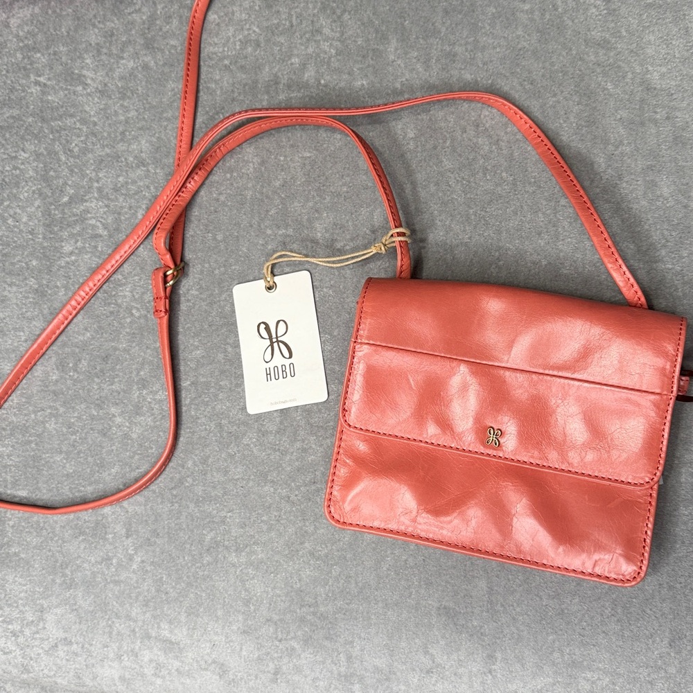 NWT HOBO Jill Leather Wallet Crossbody in Cherry Blossom - Picture 3 of 7